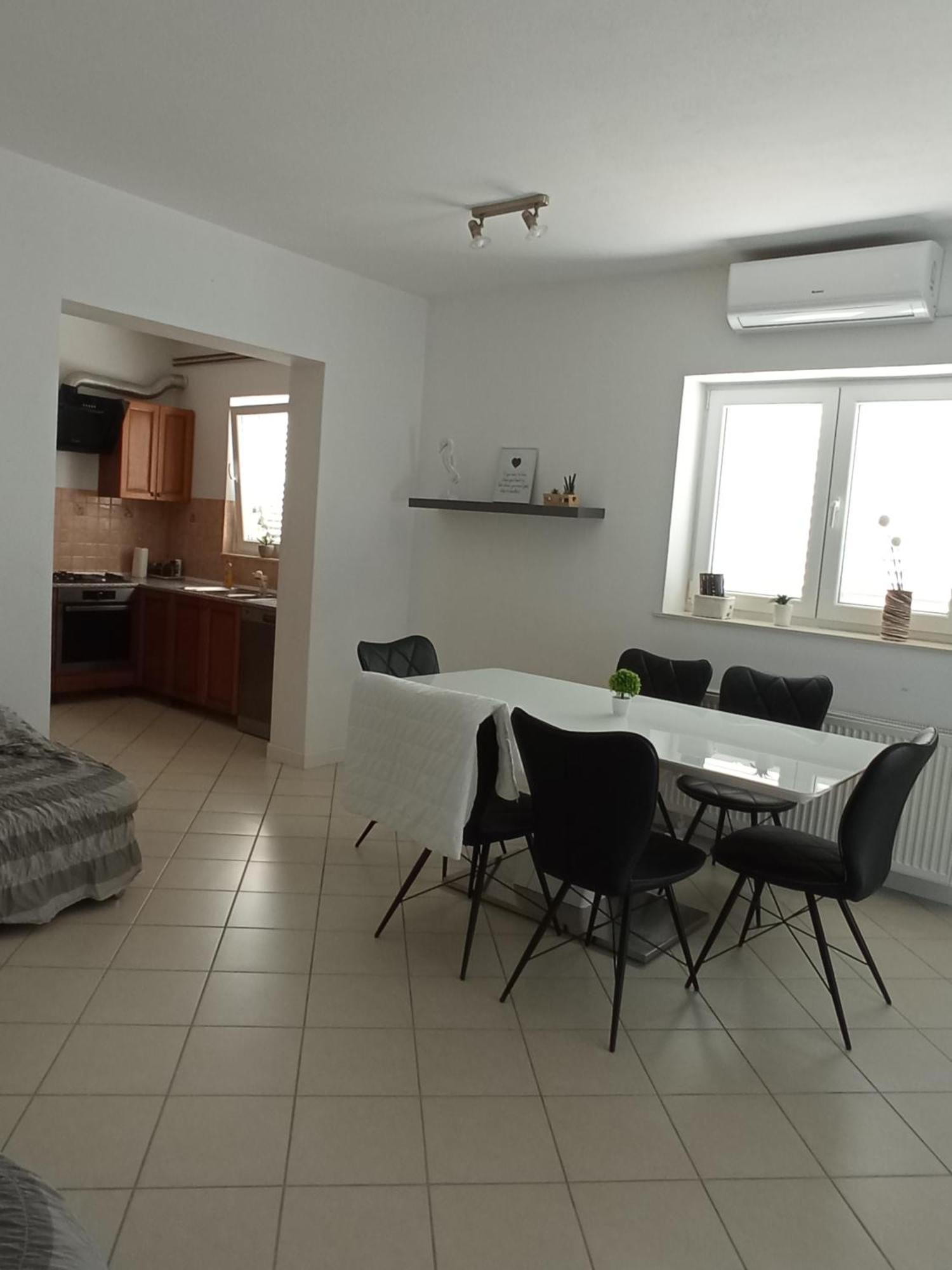 Apartman Carpe Diem Sutomiscica 외부 사진